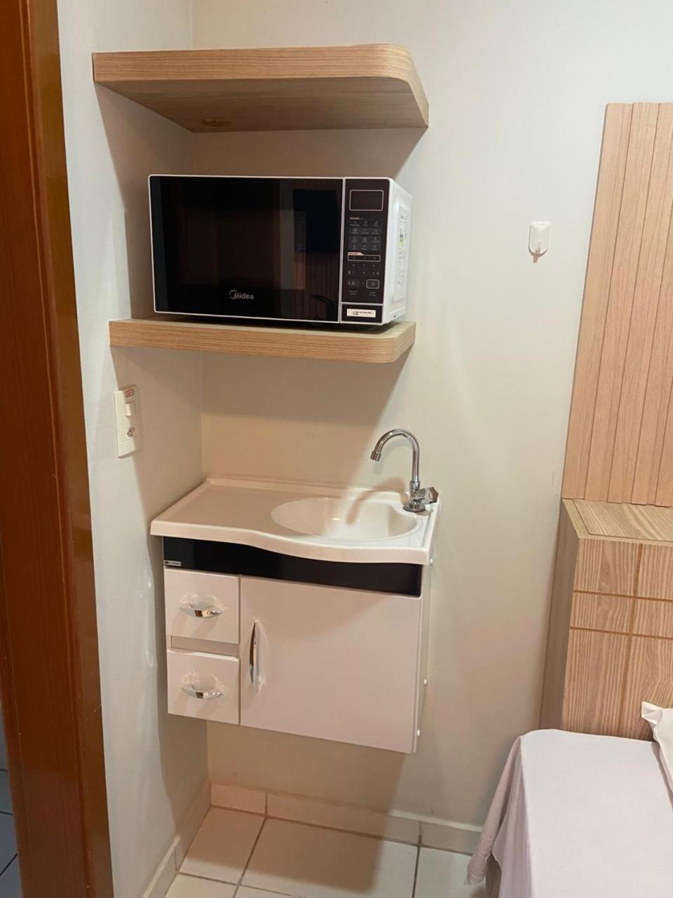 Golden Dolphin Express Apto 1002 *